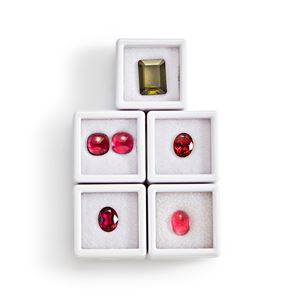 Lot of pink and green tourmalines in paper for a total of 24.36 ct