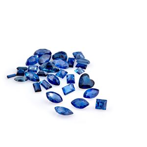 Lot of sapphires in paper for a total of 7.63 ct