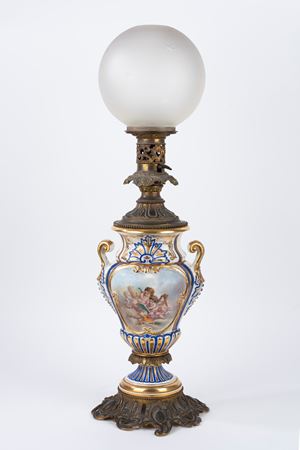Lampada da tavolo in porcellana policroma e ottone, Francia, Luigi Filippo, secolo XIX
