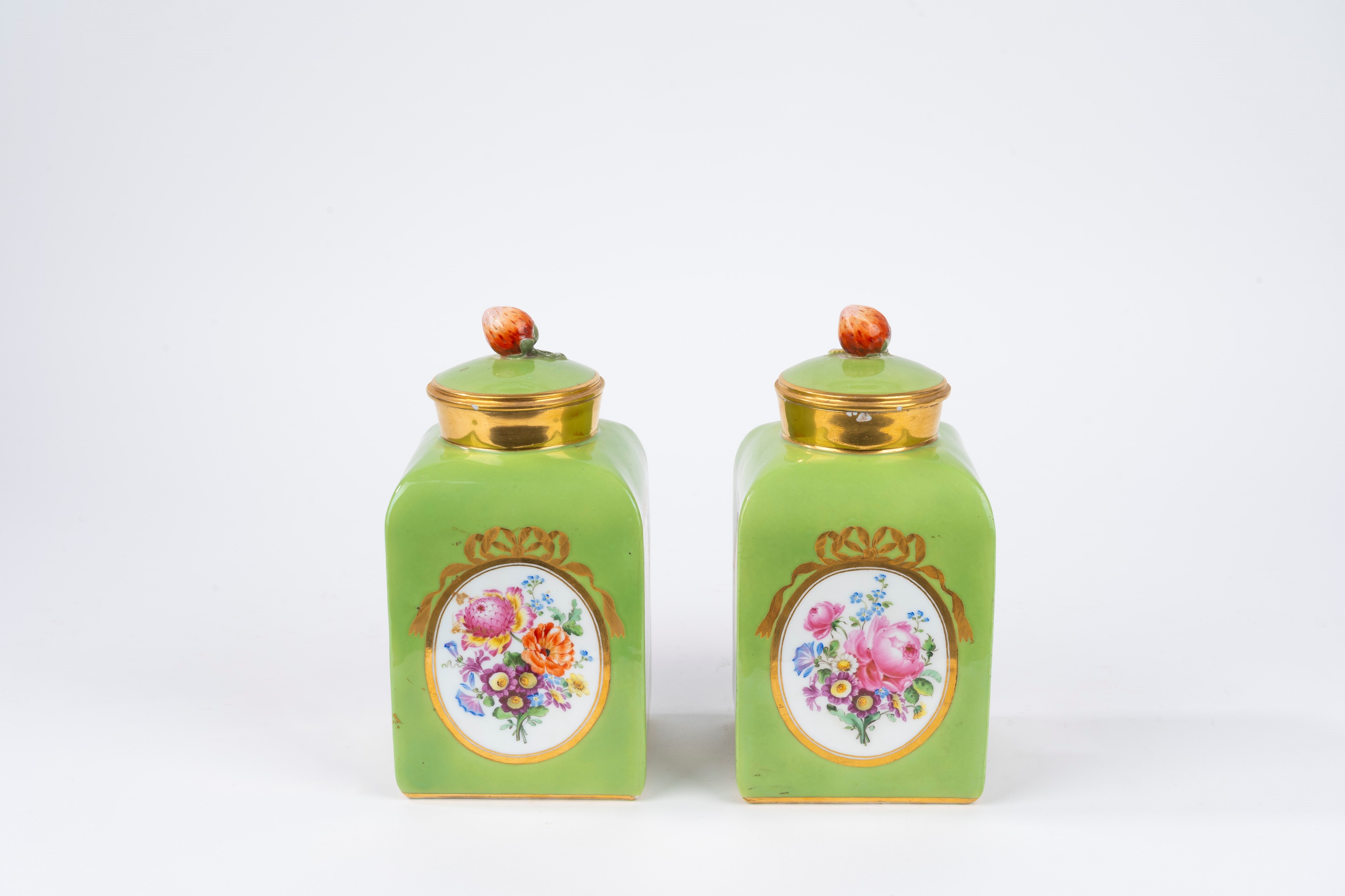Coppia di Potiches in Porcellana Policroma, Meissen Secolo XIX