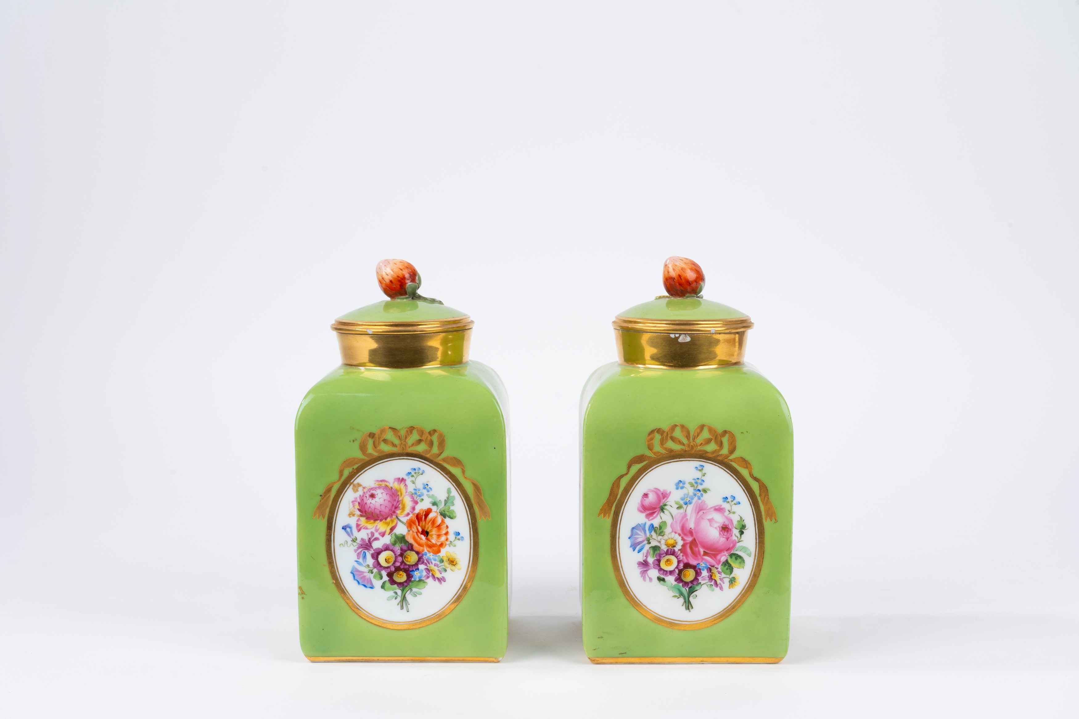 Coppia di Potiches in Porcellana Policroma, Meissen Secolo XIX