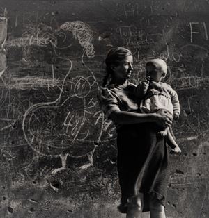 Pregnant woman with child in Warsaw