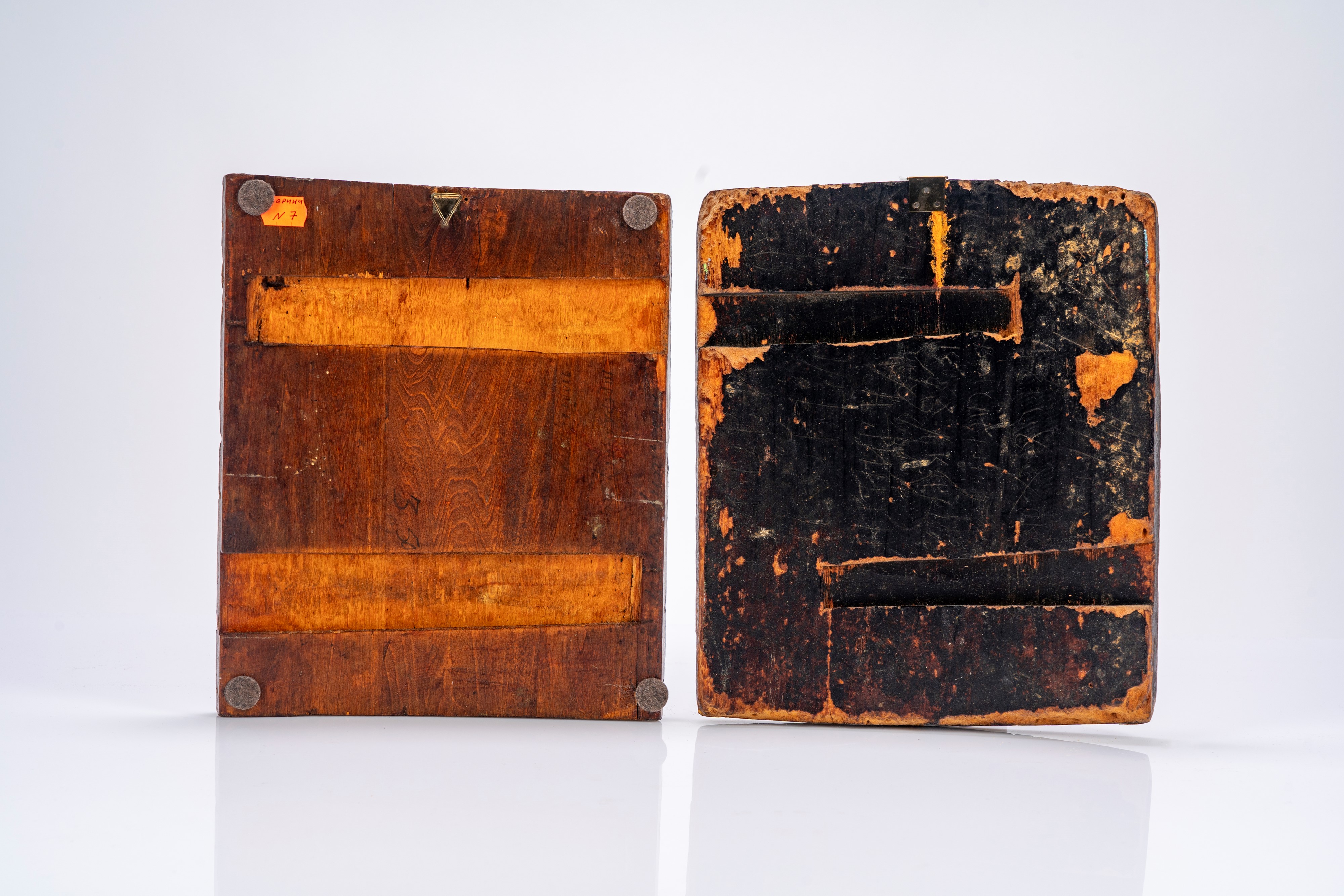 Due icone su tavola raffiguranti Vergine Goia di tutti gli afflitti e Discesa di Cristo agli infe...