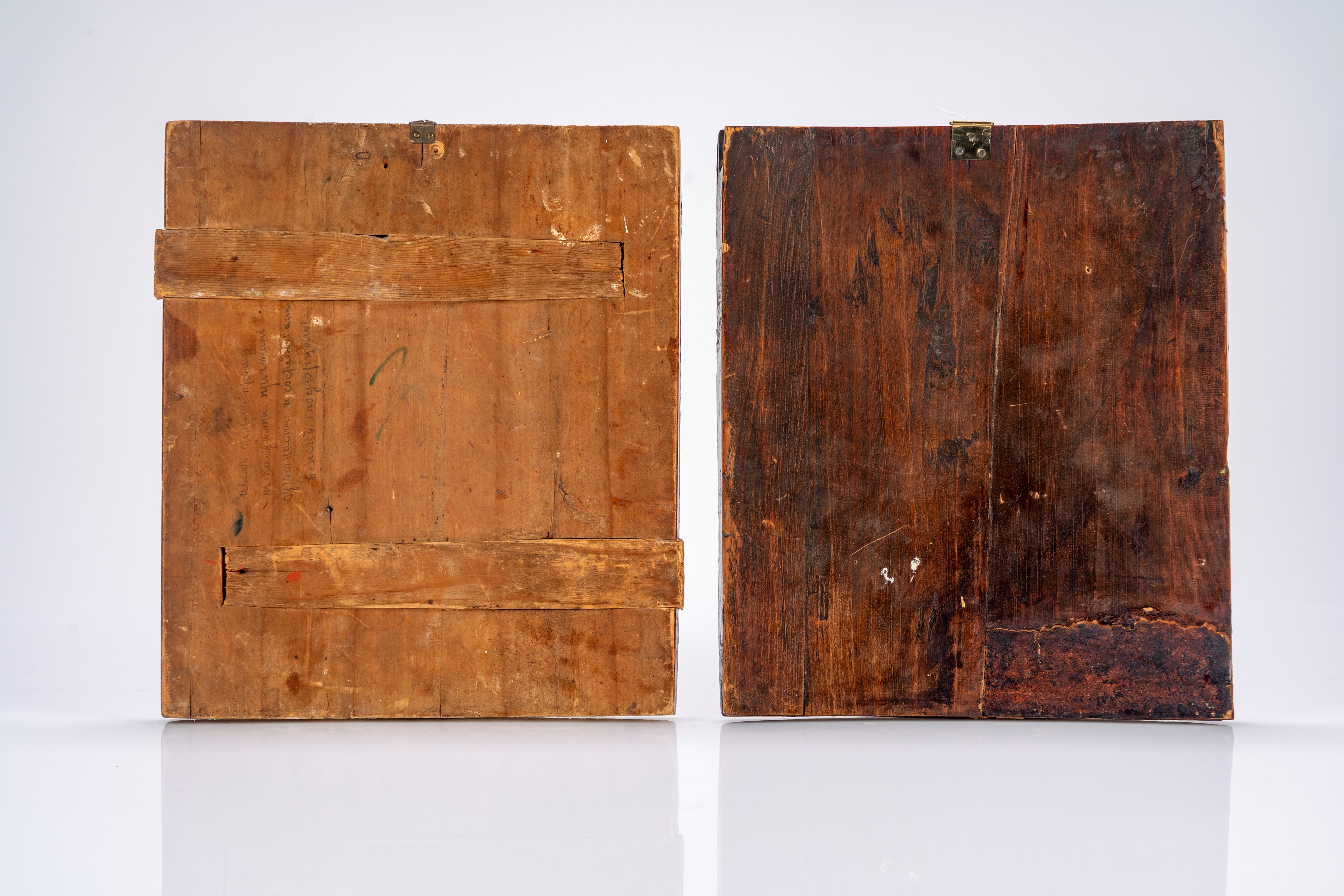 Due icone su tavola raffiguranti la Madonna della Tenerezza e la Madre di Dio “Gioia di tutti gli...