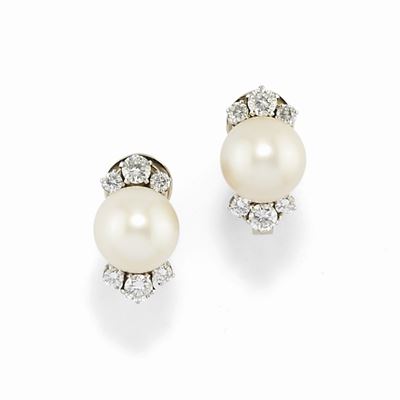 Orecchini in oro bianco 18K con perle coltivate e diamanti