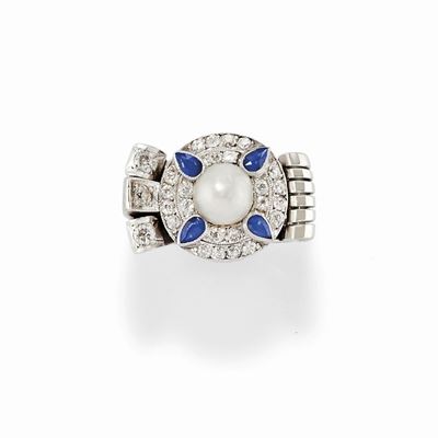 Anello con zaffiri, perla e diamanti, platino, circa 1940