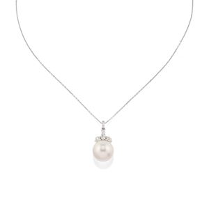 Pendant with South Sea pearl and diamonds