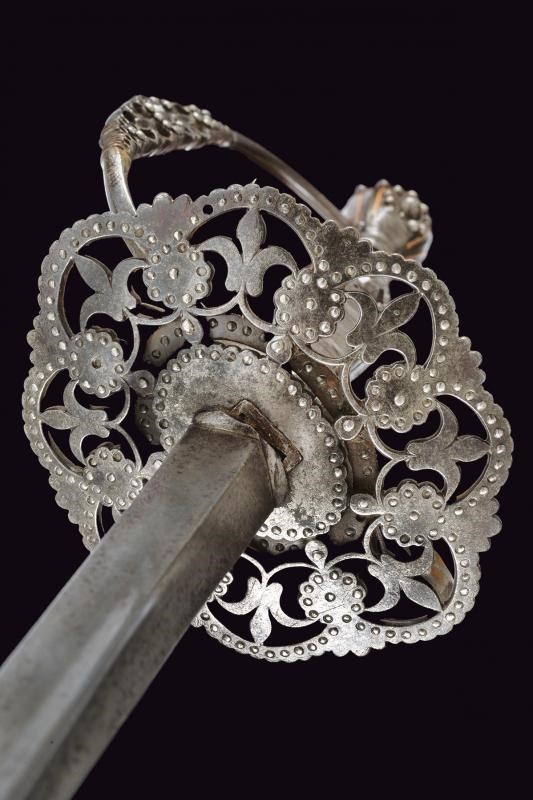 Spadino gentilizio a decoro diamantato