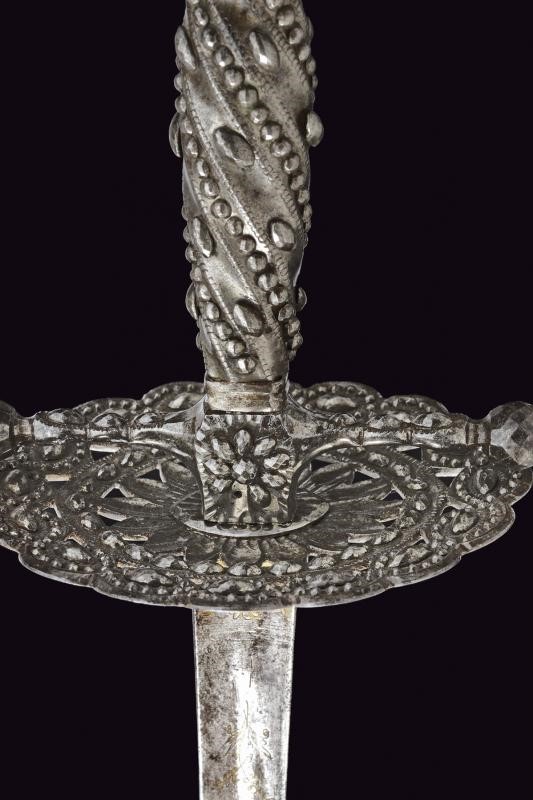 Spadino gentilizio a decoro diamantato