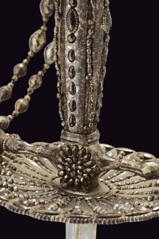 Fine spadino gentilizo a decoro diamantato