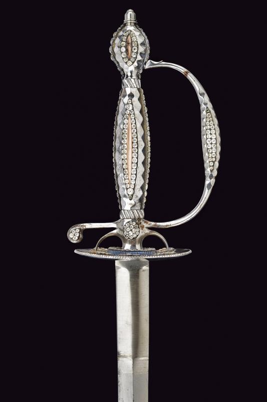 Raro spadino gentilizo ornato con brillanti