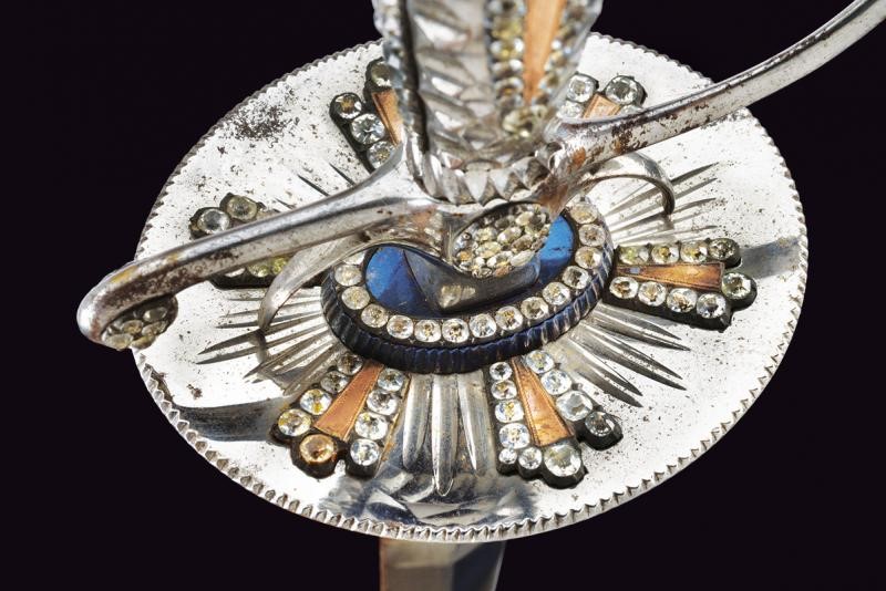 Raro spadino gentilizo ornato con brillanti