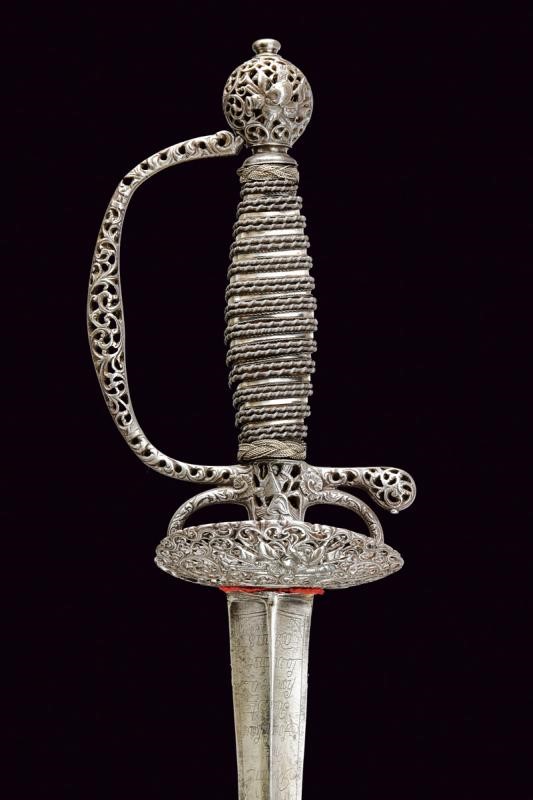 Bellissimo ed elegante spadino con fornimenti traforati