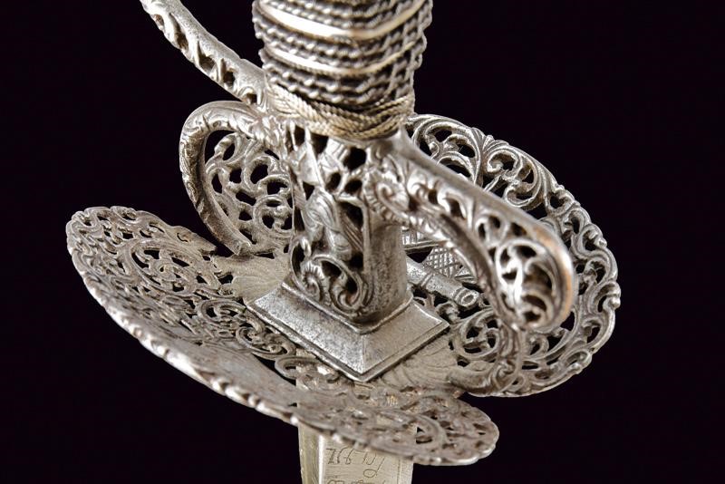 Bellissimo ed elegante spadino con fornimenti traforati