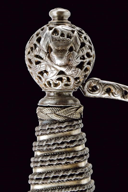 Bellissimo ed elegante spadino con fornimenti traforati