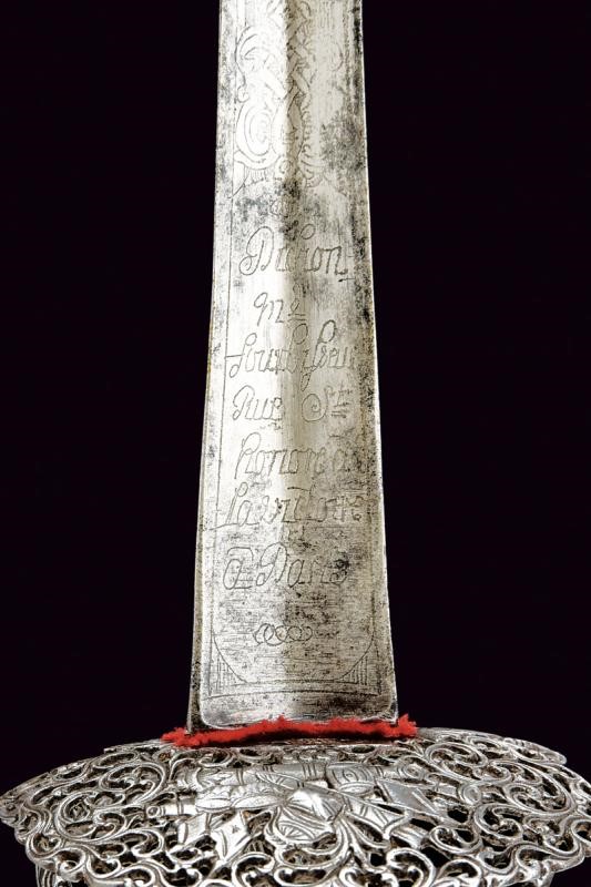 Bellissimo ed elegante spadino con fornimenti traforati