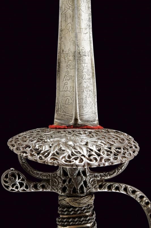 Bellissimo ed elegante spadino con fornimenti traforati