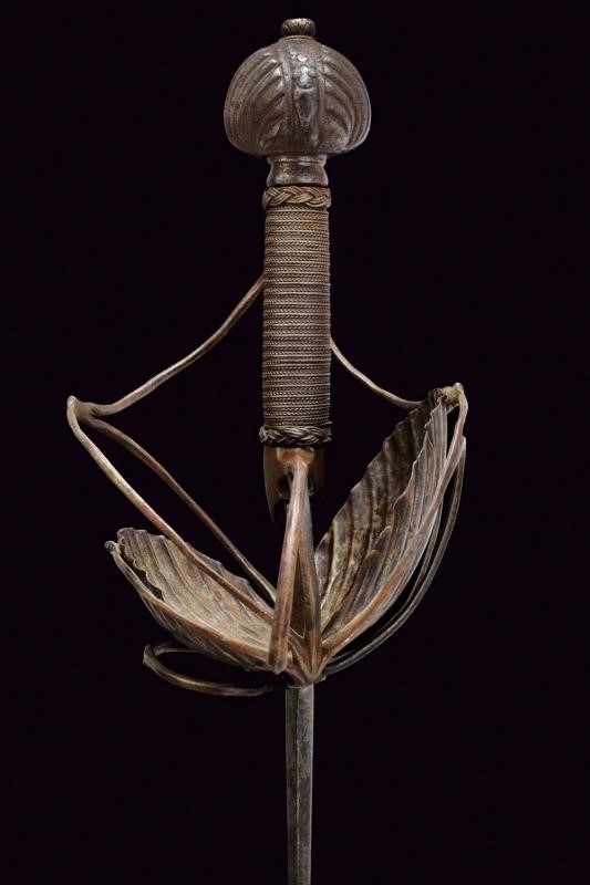 Elegante spada da lato a tre ponti