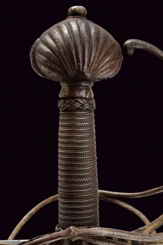 Elegante spada da lato a tre ponti