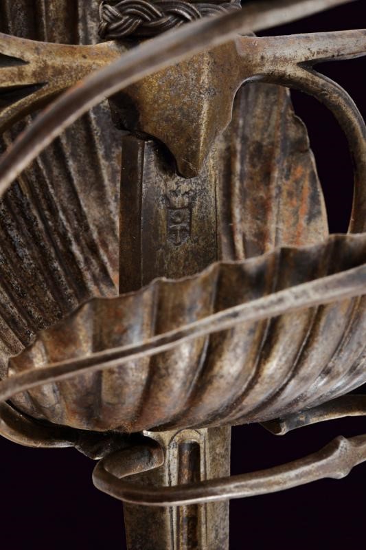 Elegante spada da lato a tre ponti