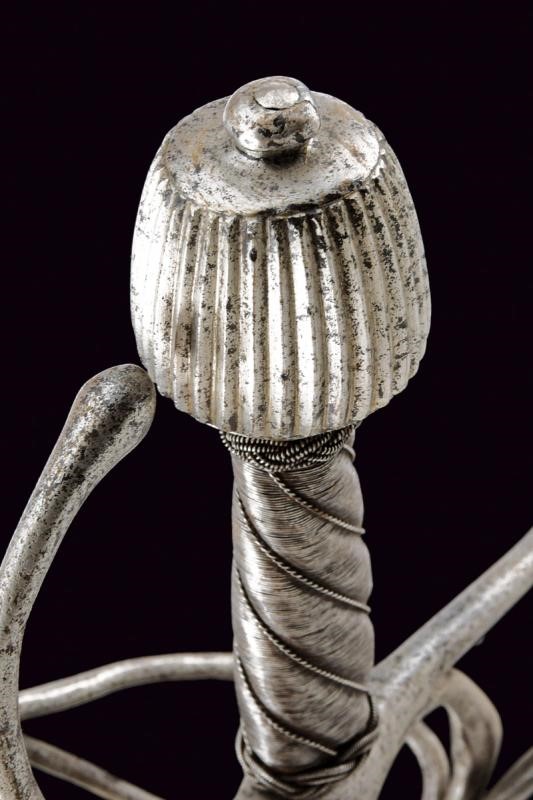 Bella spada da lato a due ponti di Caino