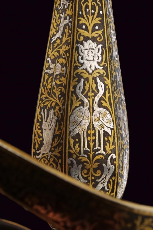 Eccezionale striscia di storicismo con fornimento di qualità eccelsa