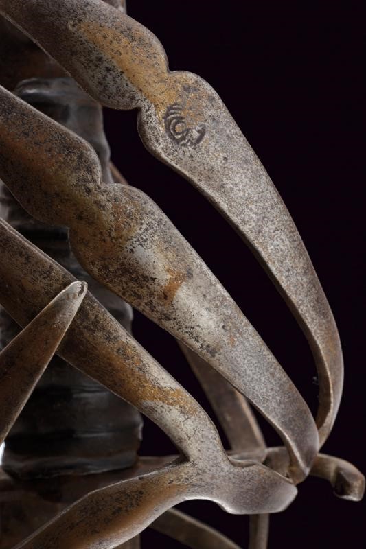 Interessante Schiavona con punzoni