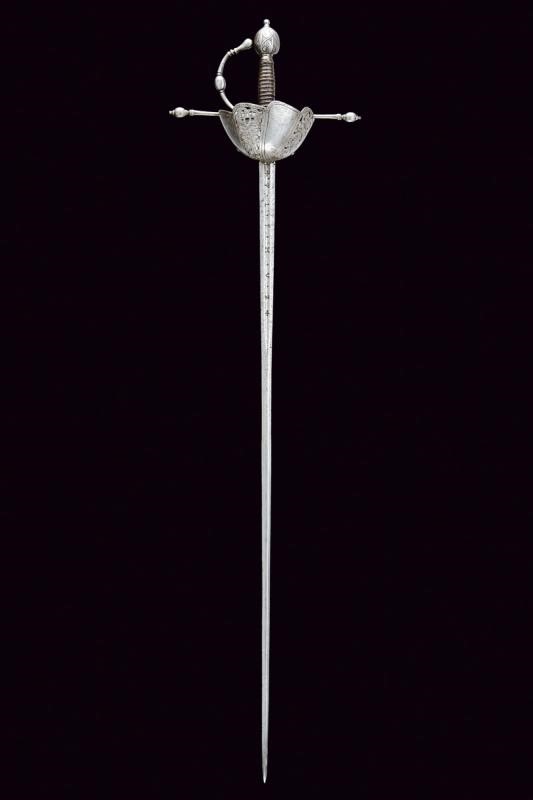 Interessante ed elegante spada a tazza