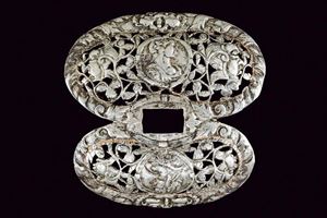 Bella coccia da spadino intagliata