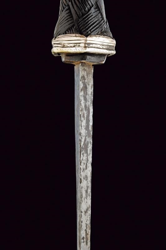 Raro pugnale "Sfondagiaco" con fodero