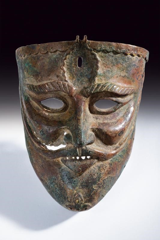 Maschera in bronzo