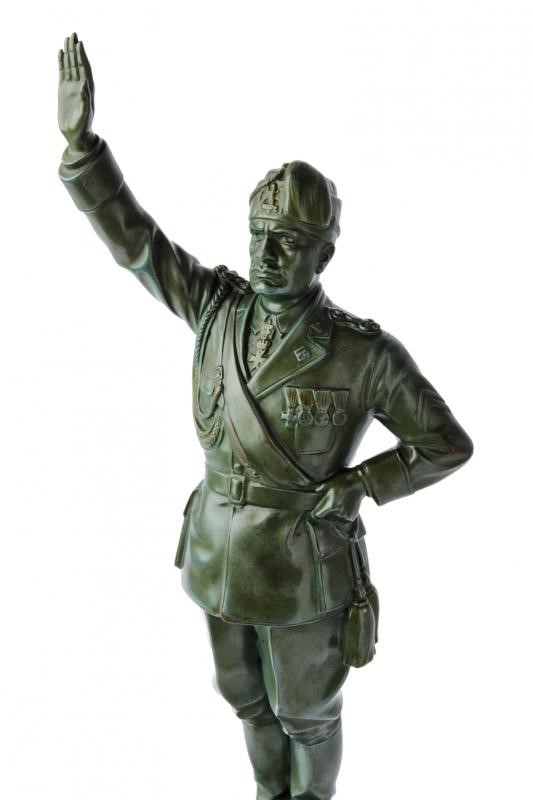 Busto Raffigurante Mussolini Regalato dagli Ufficiali a Armando Cereseto