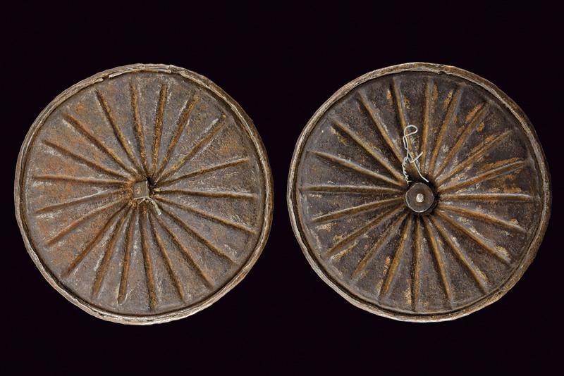 Paio di rotelline d'armatura alla massimiliana