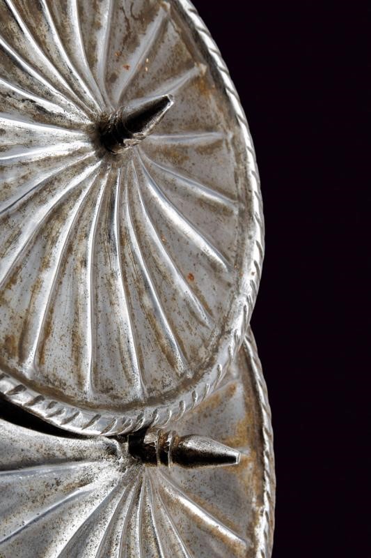 Paio di rotelline d'armatura alla massimiliana