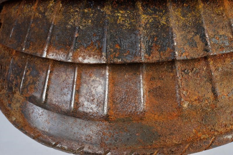 Elmetto da cavallo alla massimiliana