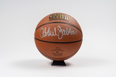 Kareem Abdul-jabbar – Palla da Basket Autografata – Cert. Jsa