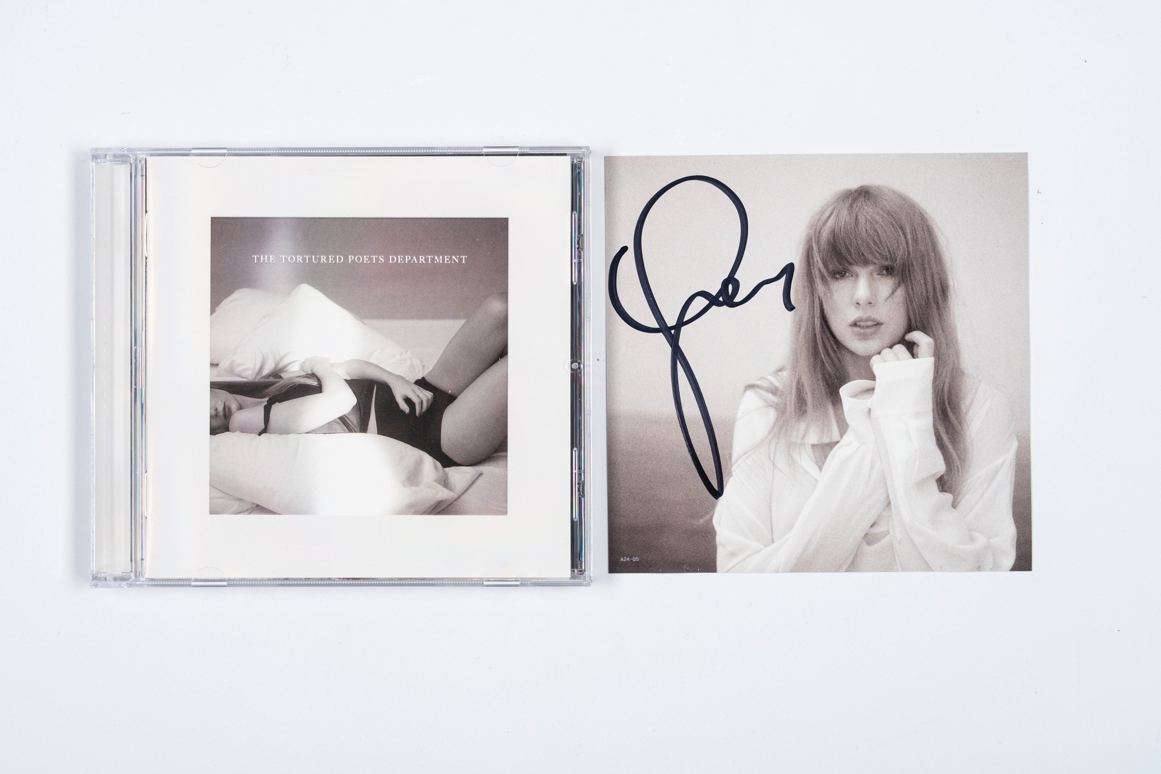 Taylor Swift - Taylor Swift – Foto autografata – CD “The Tortured