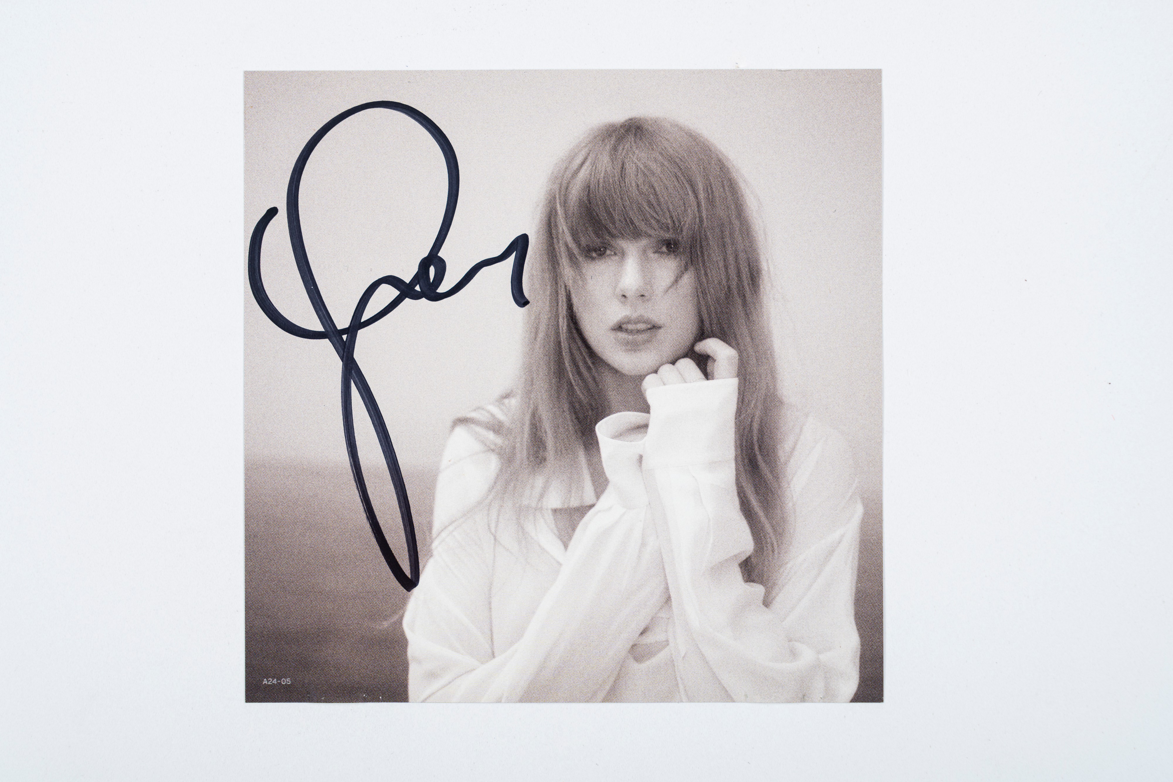 Taylor Swift – Foto Autografata – CD “the Tortured Poets Department”