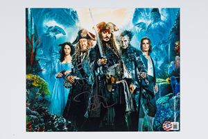 Johnny Depp – Signed Photo - Pirates of the Caribbean - 21.5 x 20 cm (8”x10” inch) – Beckett Certificate