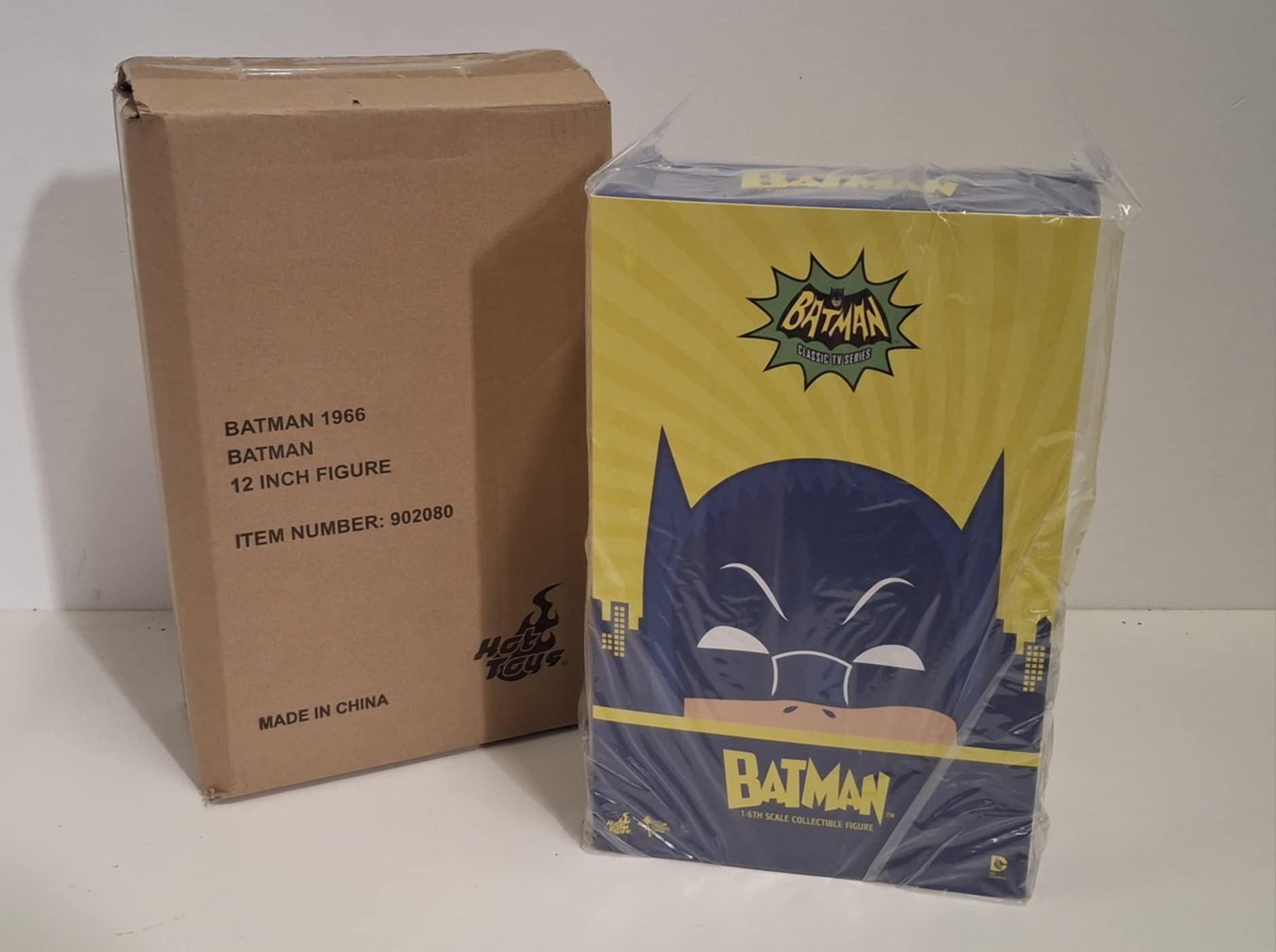 Batman 1966 – Adam West – Action Figure - Hot Toys – in Scala 1:6 - Mms218