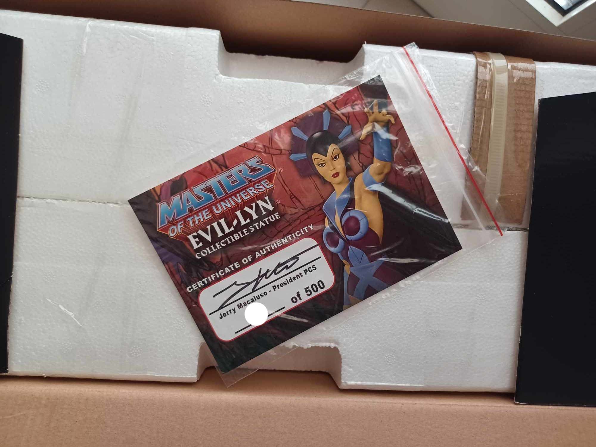 Evil Lyn - Master Of The Universe - Premium Collectibles Studio - in Scala 1:4 - Edizione Limitat...