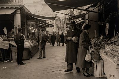 Senza Titolo (mercato)