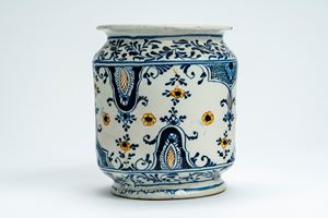 Maiolica albarello with Berain-style decoration. Luigi Levantino workshop, Savona, second half of the 18th century. Factory mark