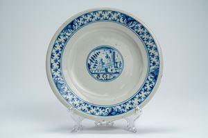 Alzata in maiolica con decoro a paesaggio. G.B.  Antonibon, 1728-1738