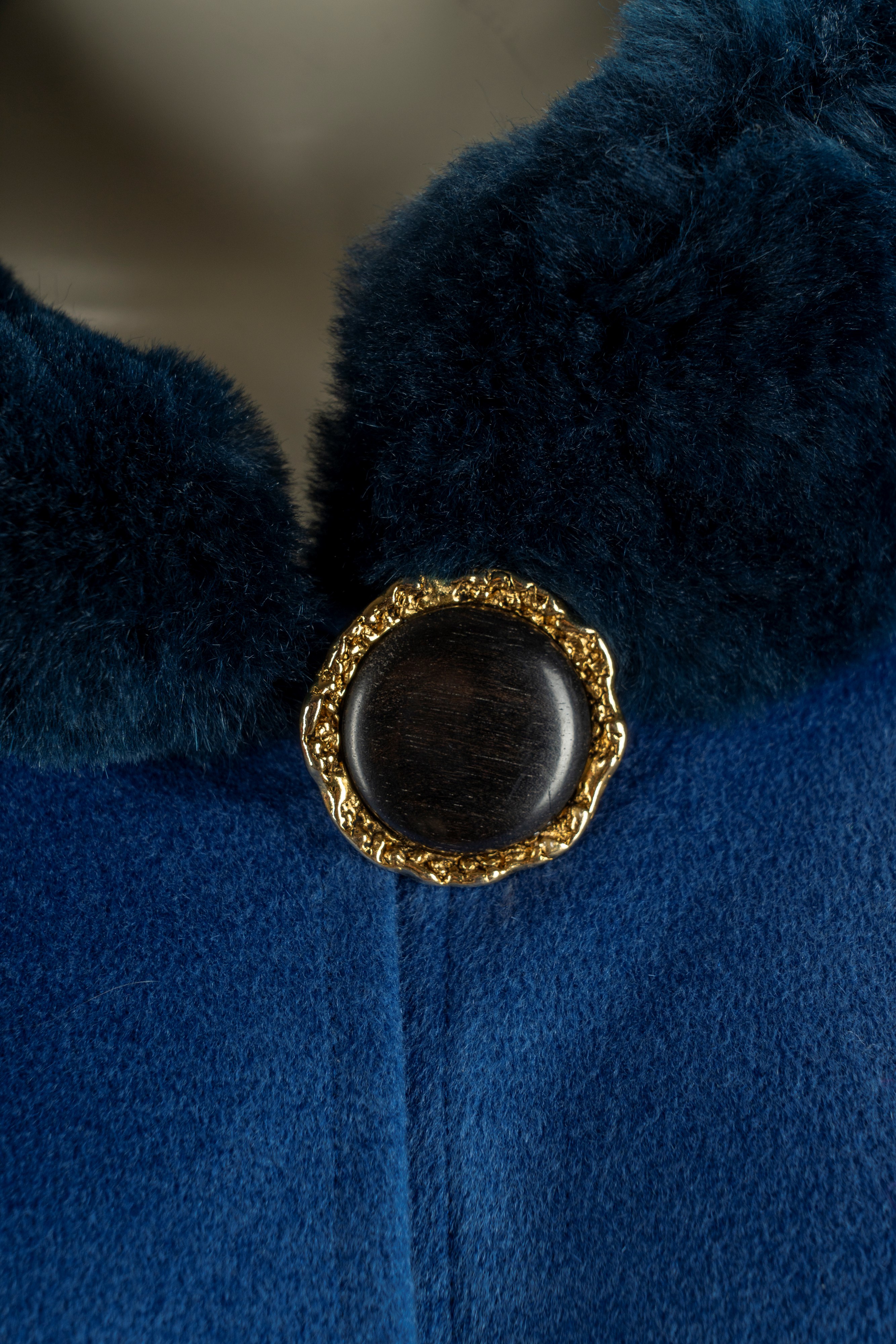 Yves Saint Laurent - Mantella in lana e cashmere, color indaco