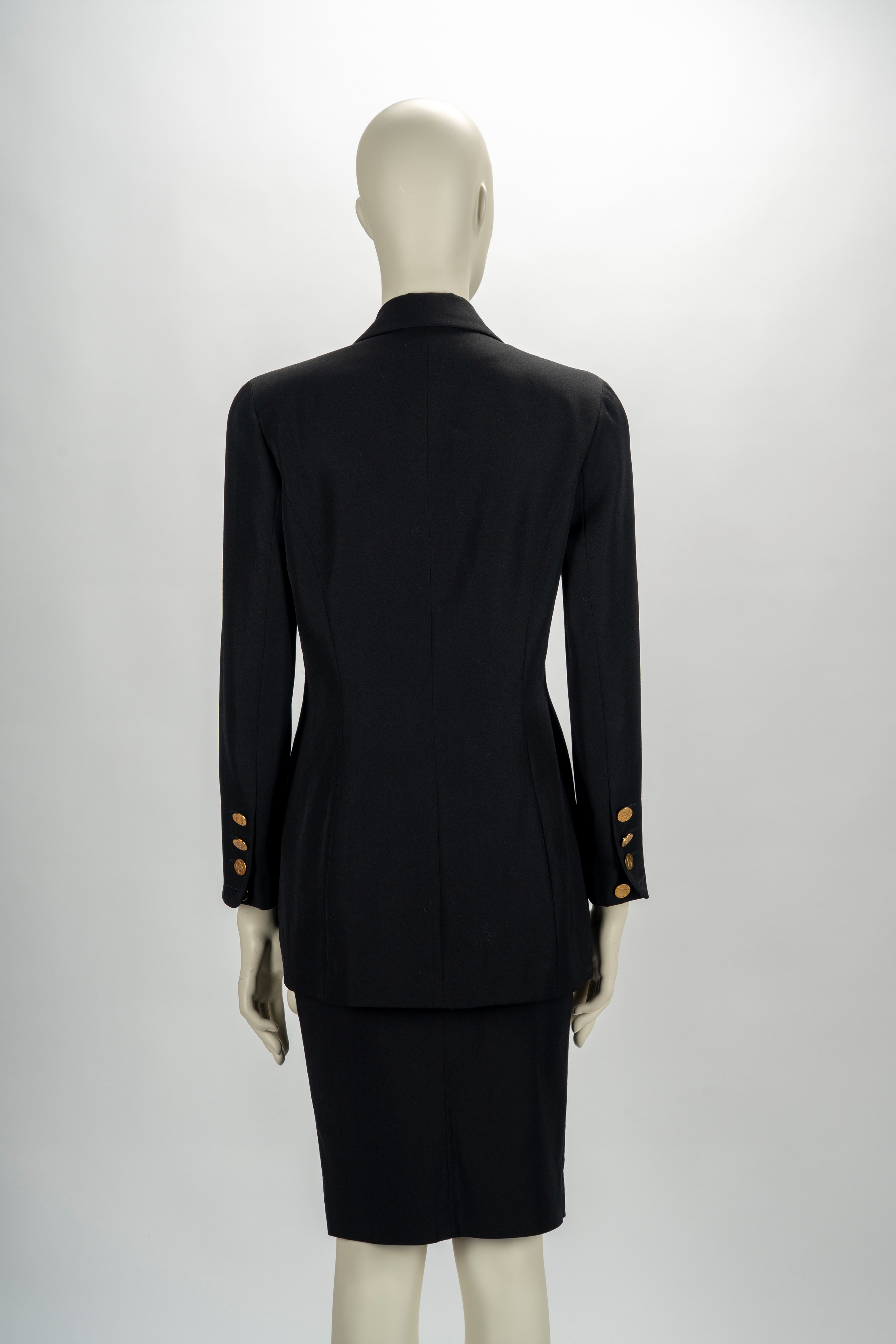 Chanel - Giacca, lana nera con bottoni dorati