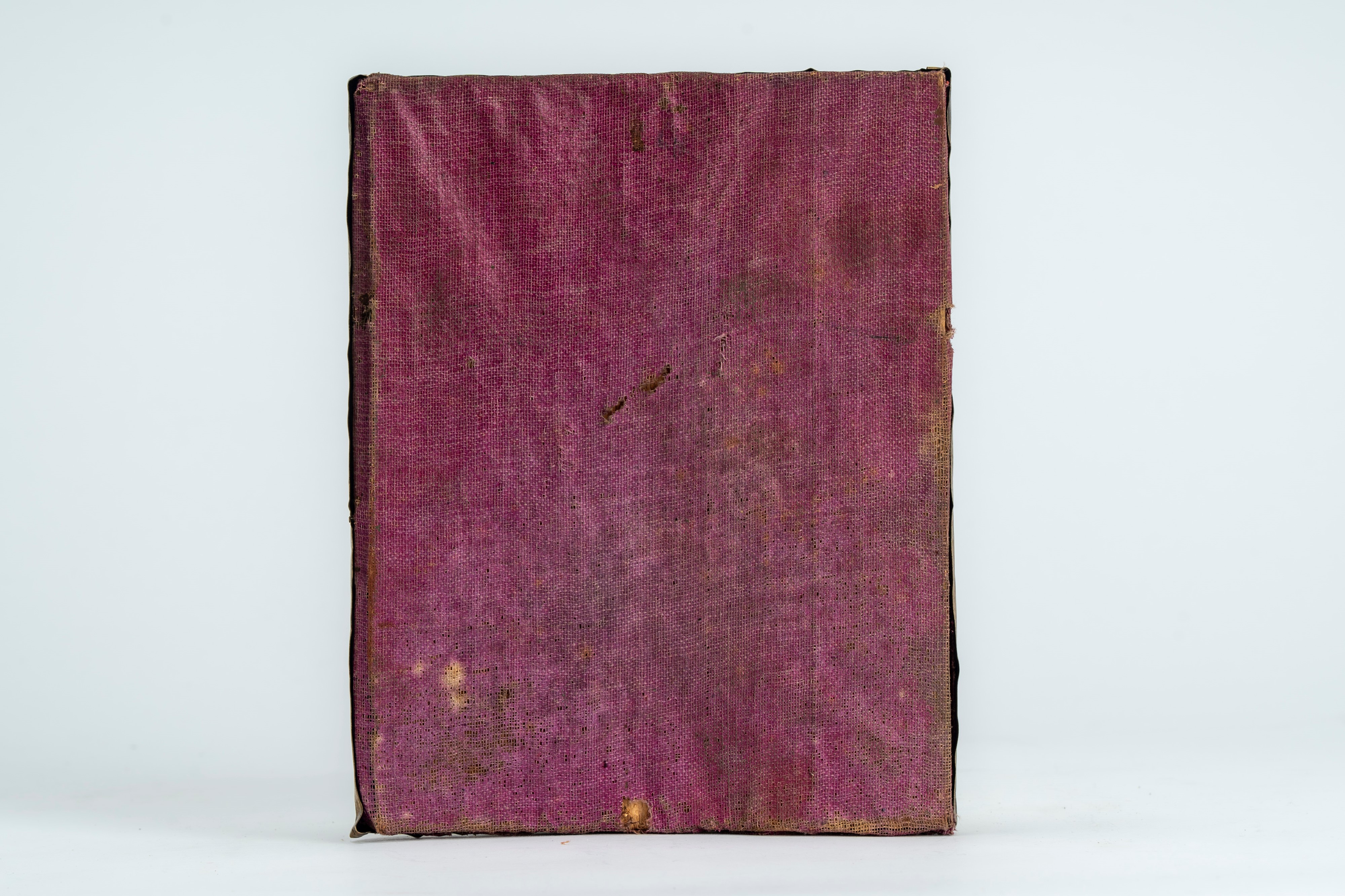 Icona su tavola raffigurante la Madre di Dio Odighitria con riza in metallo dorato. Russia, XIX –...