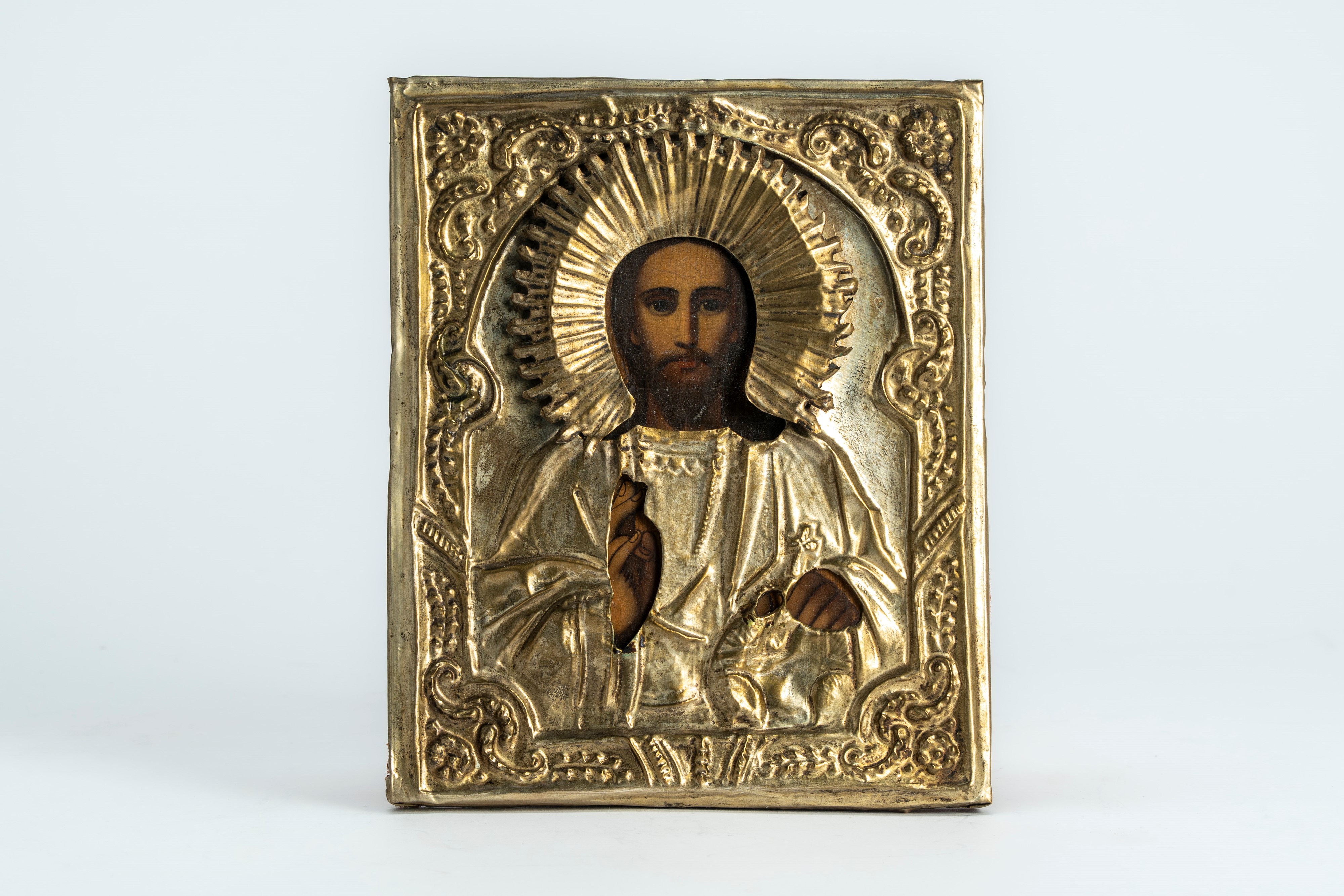 Cristo Pantocratore, Icona su tavola con riza in metallo dorato, Russia, XIX – inizio XX secolo