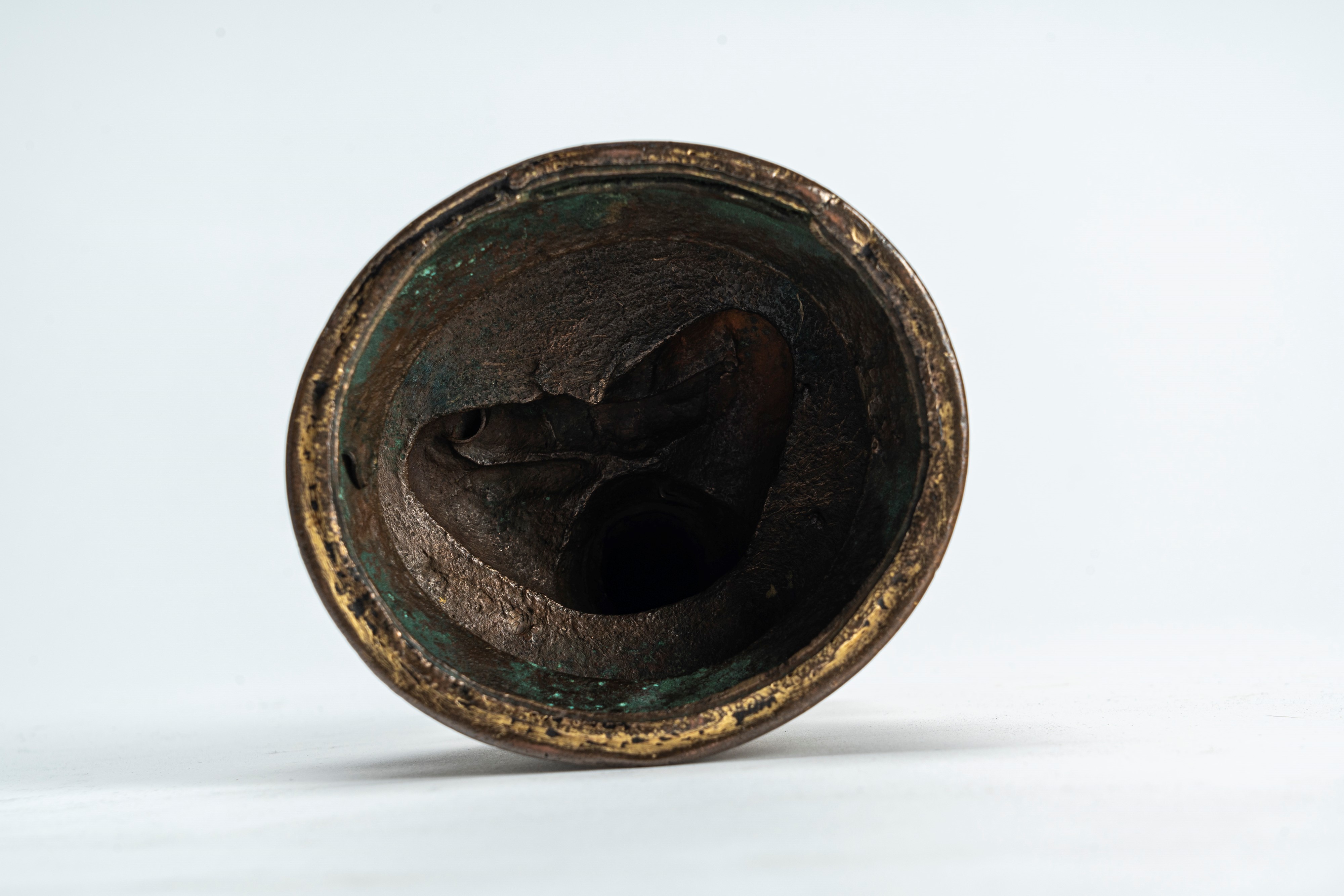 Amitayus, scultura in bronzo dorato con inserti in pasta vitrea, Cina – Tibet, secolo XVIII/XIX
