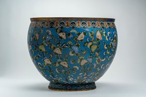 Large cloisonné enamel cachepot decorated with floral motifs and butterflies, China, 19th century
